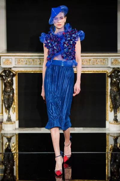 Look 44